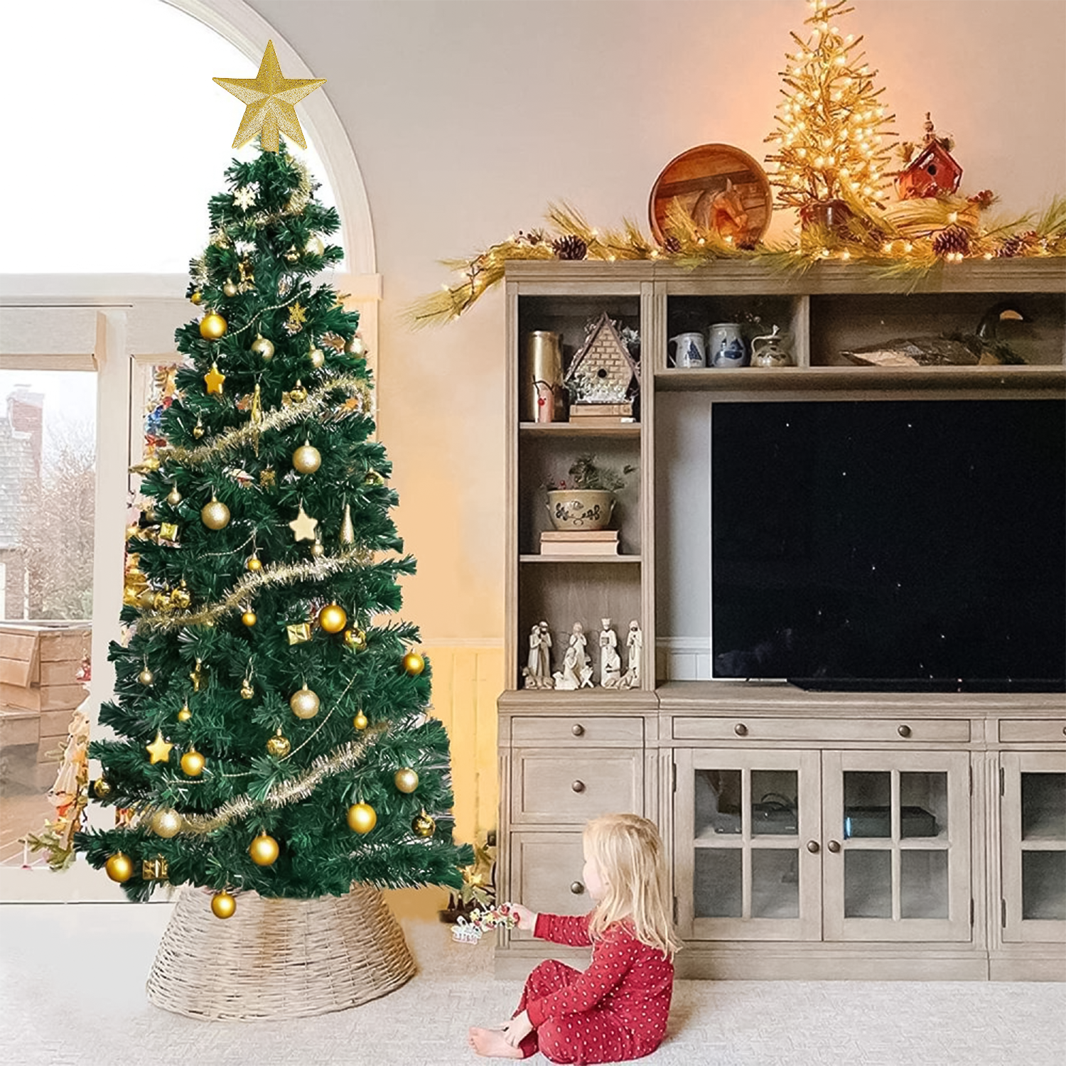 Decorative Xmas baubles for Christmas trees and wreaths