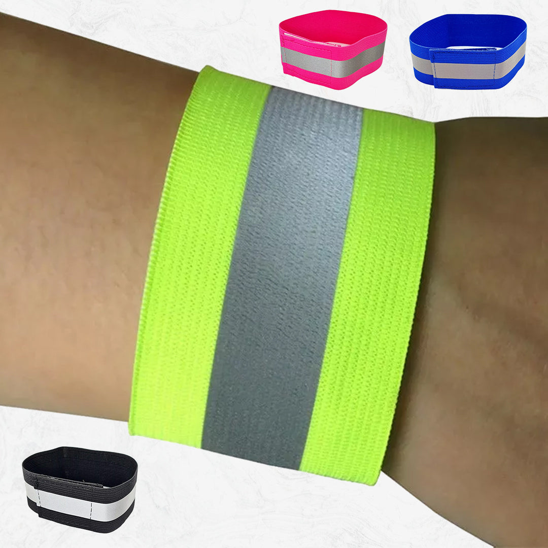 Elastic and adjustable armband for sports activities