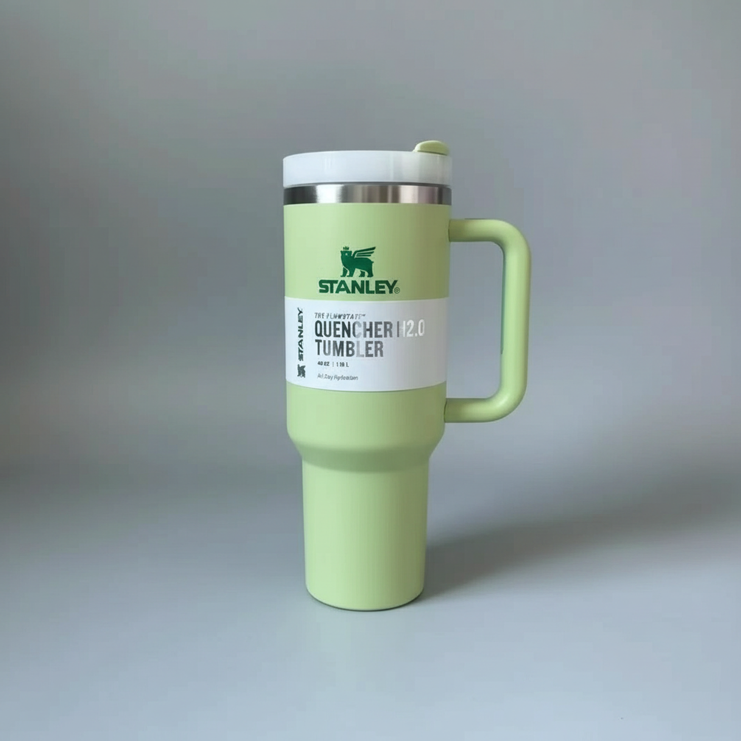 Insulated straw tumbler for UK lifestyle and travel