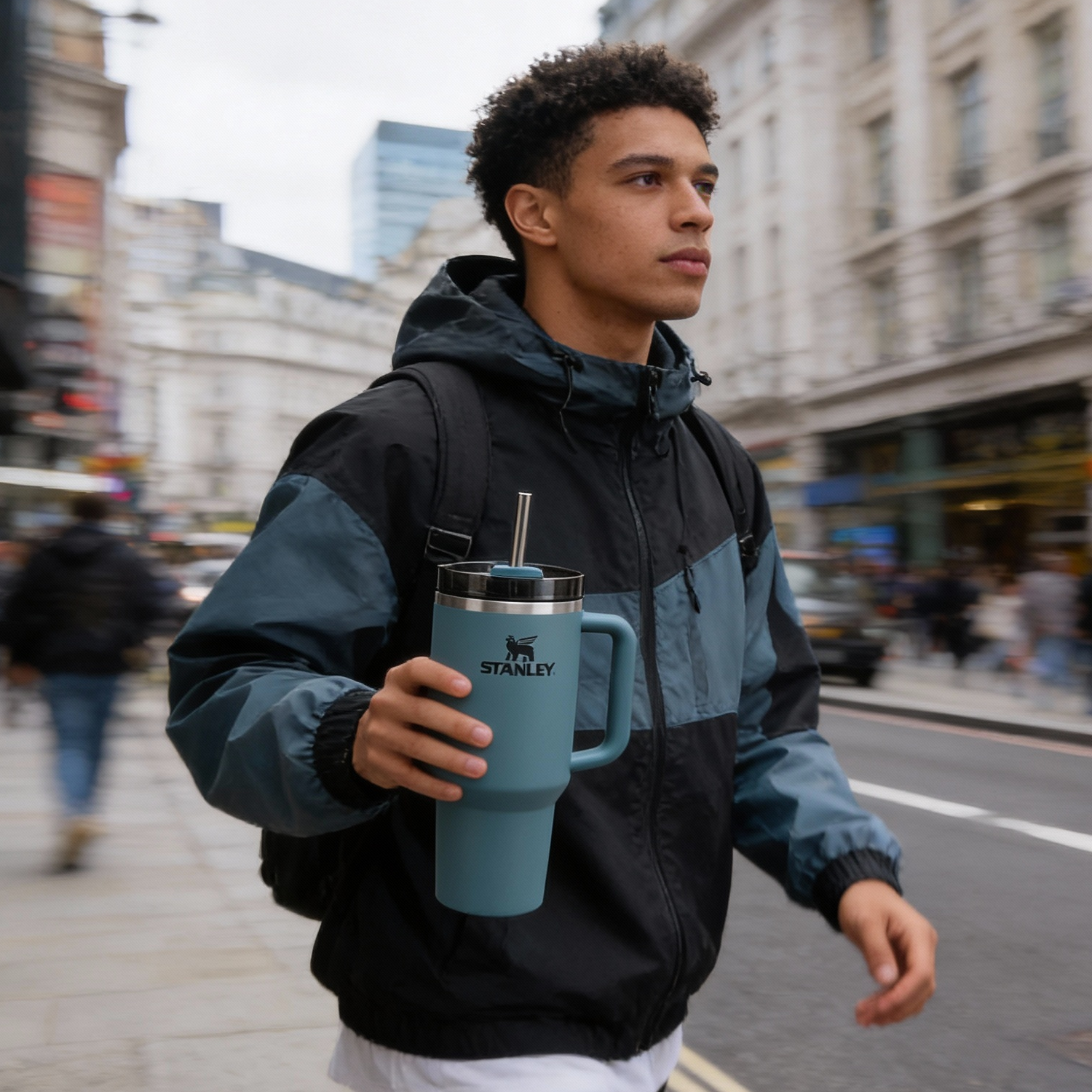 Leakproof insulated tumbler with reusable straw